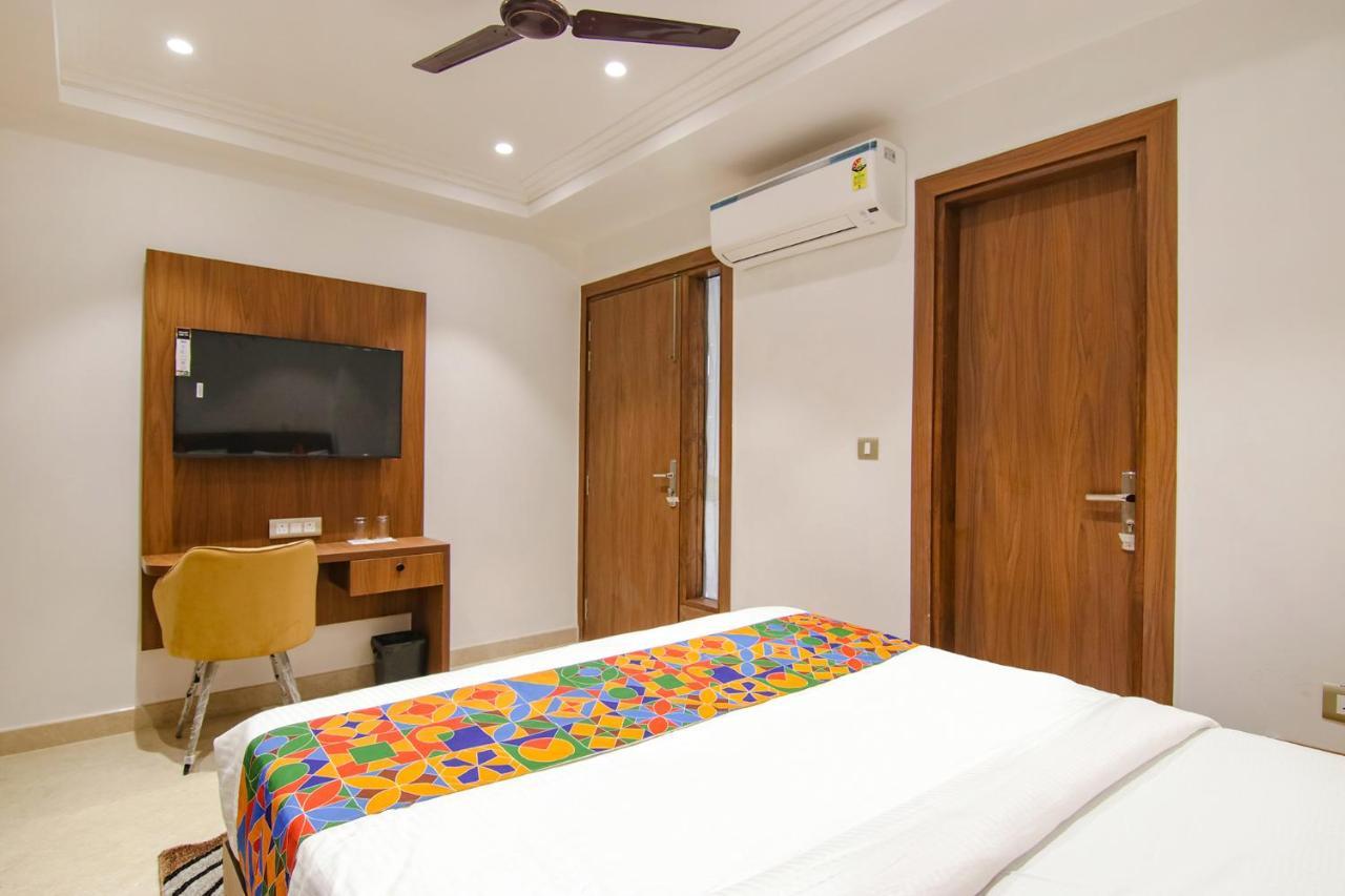 Fabhotel La Serene Bnb- Ashok Vihar Nova Deli Exterior foto