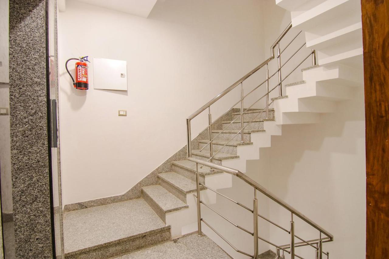 Fabhotel La Serene Bnb- Ashok Vihar Nova Deli Exterior foto